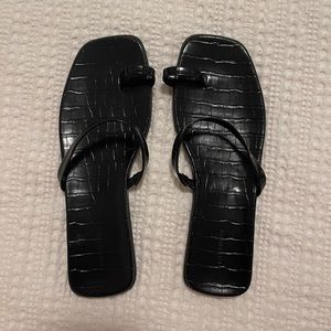Nordstrom 14th & Union Black Crocodile Sandals sz 8.5